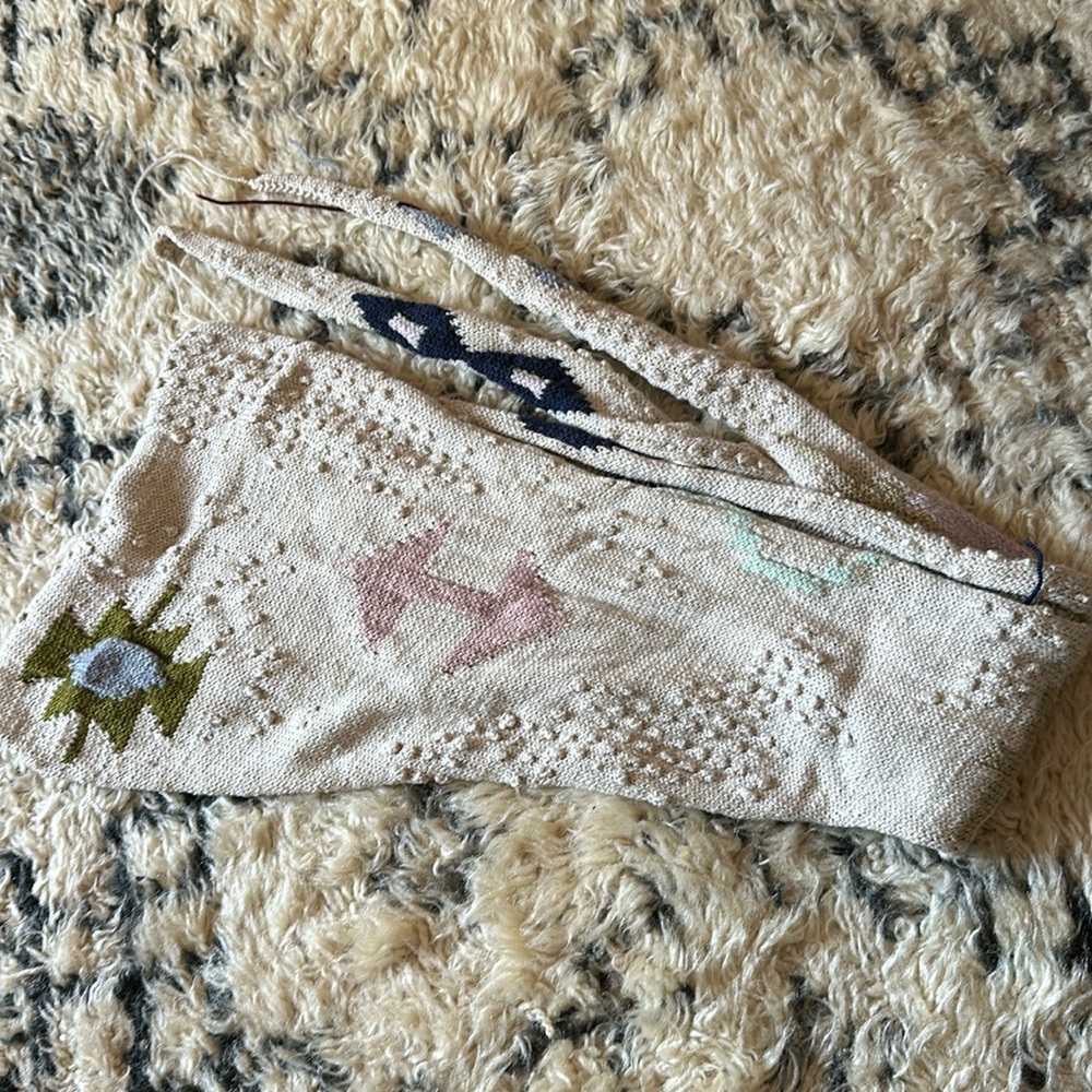A funky handknit shawl (weave in my ends!)